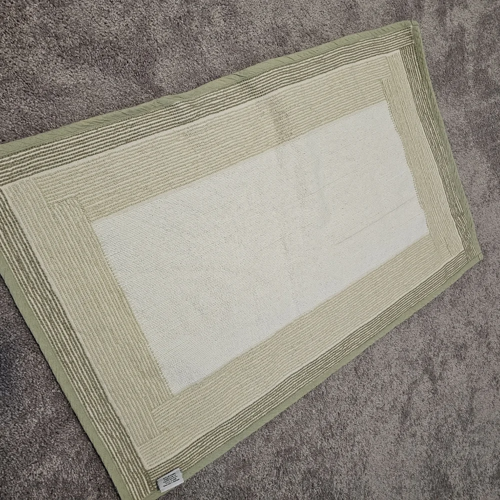 Hotel Collection bath mat, green and white
